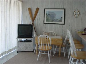 Rentals 401 Dining Room